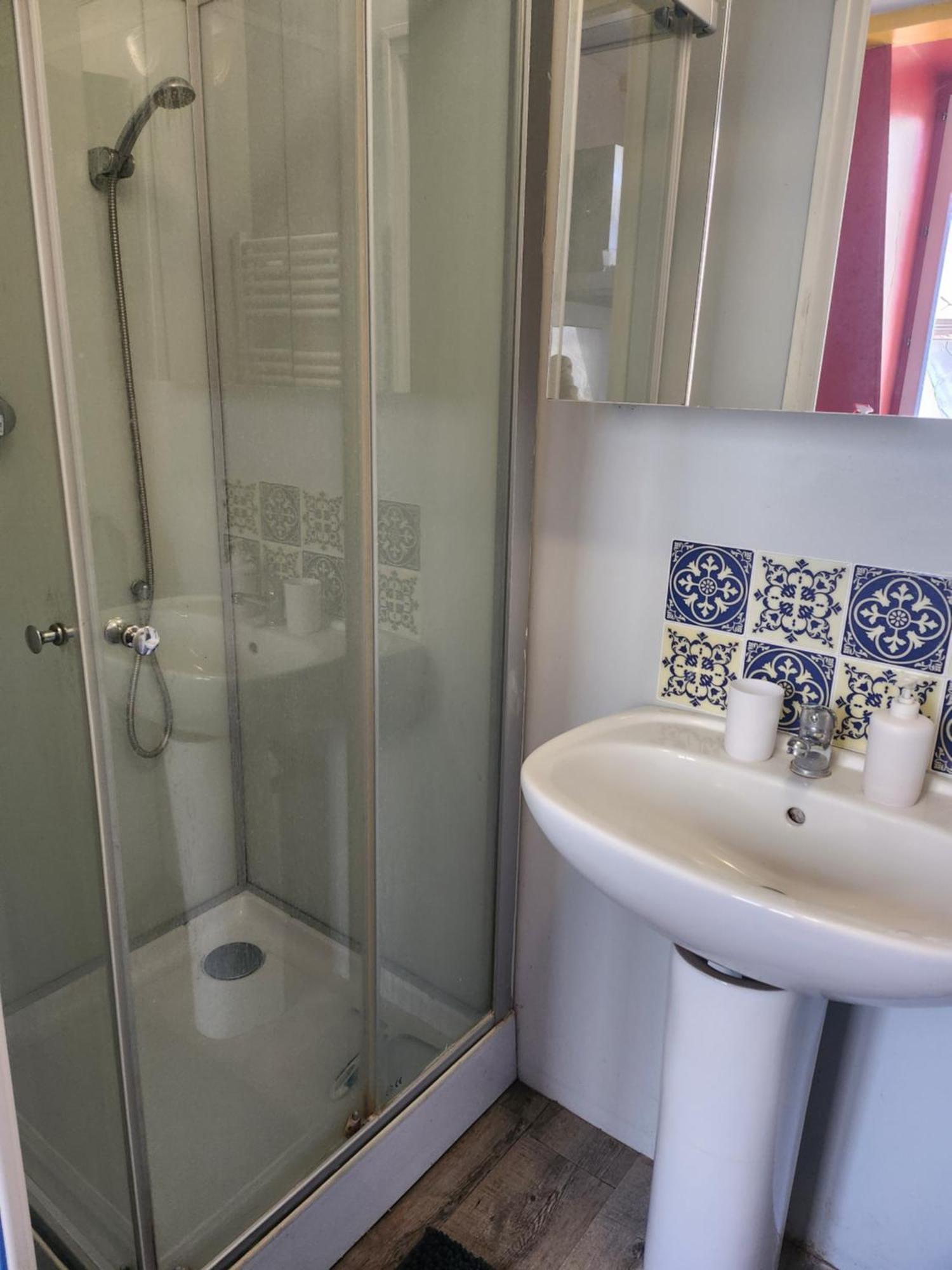 Appartement Atypique - 2 Chambres - Rue Calme Dans Centre Ville Седан Екстериор снимка