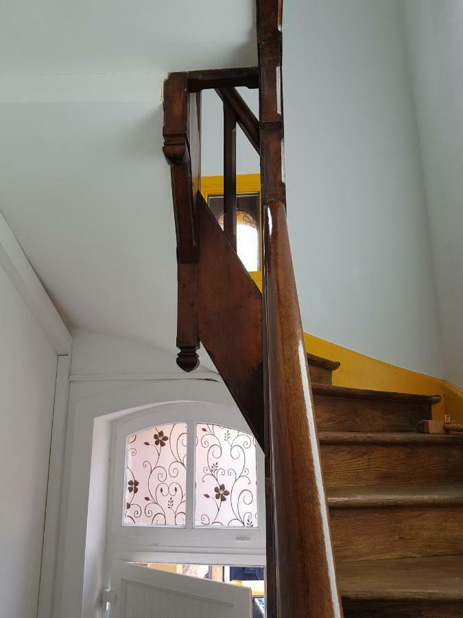 Appartement Atypique - 2 Chambres - Rue Calme Dans Centre Ville Седан Екстериор снимка