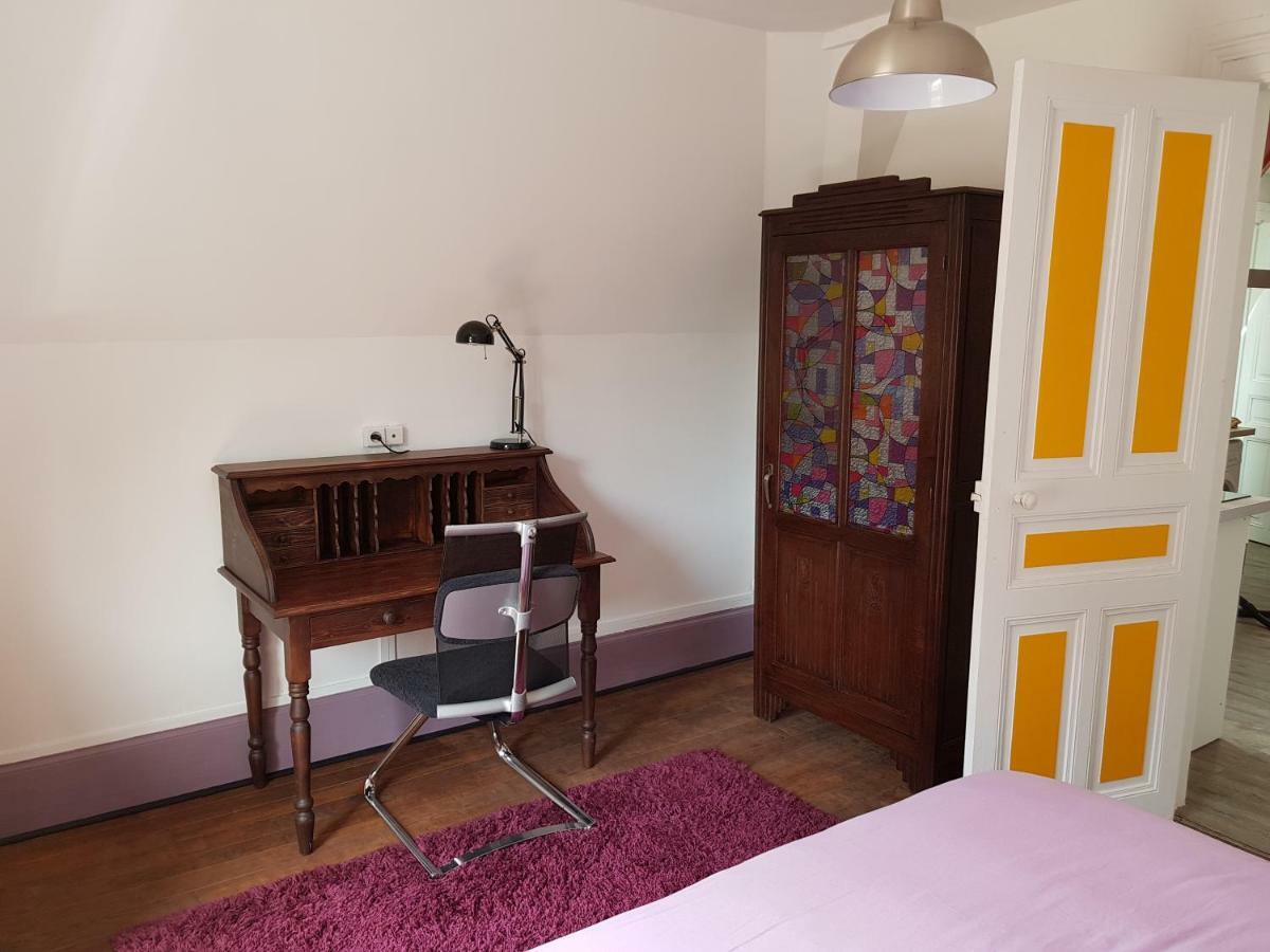 Appartement Atypique - 2 Chambres - Rue Calme Dans Centre Ville Седан Екстериор снимка