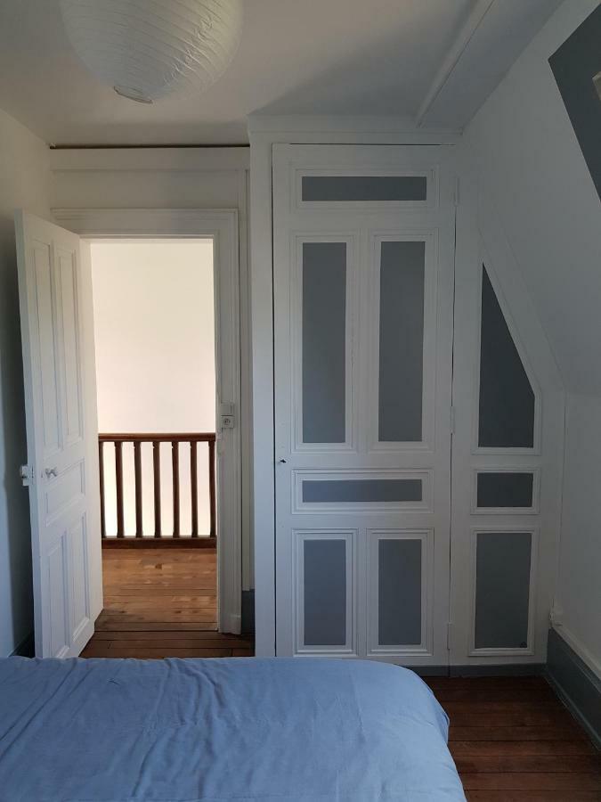 Appartement Atypique - 2 Chambres - Rue Calme Dans Centre Ville Седан Екстериор снимка