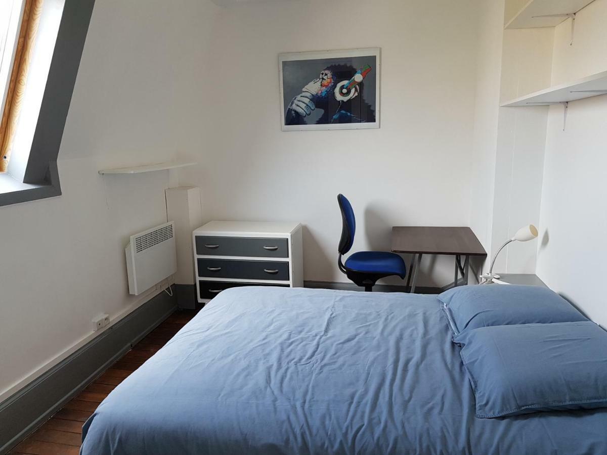 Appartement Atypique - 2 Chambres - Rue Calme Dans Centre Ville Седан Екстериор снимка